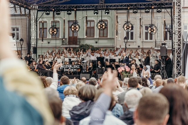 Rozpaleni Duchem i moc muzycznego uwielbienia.